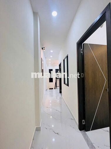 NHÀ MỚI XÂY TRỆT 1 LẦU -5X20 100M2 - HOÀN CÔNG - GIÁ 3TY690 - LONG HẬU