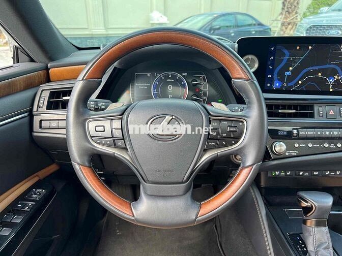 Lexus ES 250 2023 Xám 25.000 km