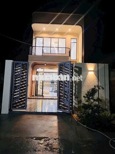 NHÀ MỚI XÂY TRỆT 1 LẦU -5X20 100M2 - HOÀN CÔNG - GIÁ 3TY690 - LONG HẬU