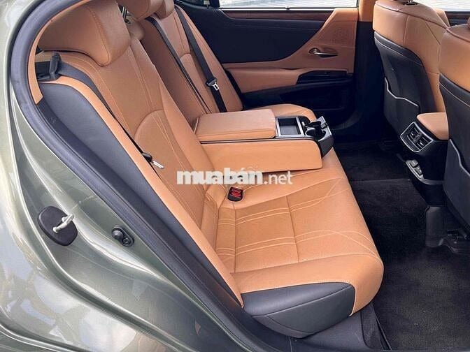 Lexus ES 250 2023 Xám 25.000 km