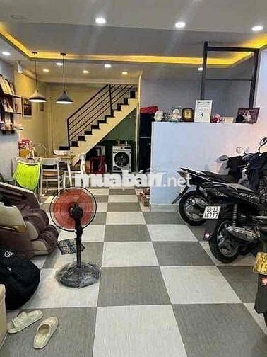 Nhà 1/ đường 30 p6 có 3pn rộng rãi 3 máy lạnh