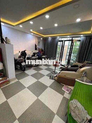 Nhà 1/ đường 30 p6 có 3pn rộng rãi 3 máy lạnh