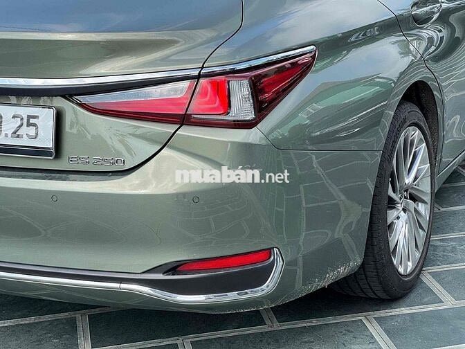 Lexus ES 250 2023 Xám 25.000 km
