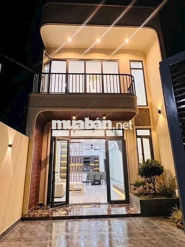 NHÀ MỚI XÂY TRỆT 1 LẦU -5X20 100M2 - HOÀN CÔNG - GIÁ 3TY690 - LONG HẬU
