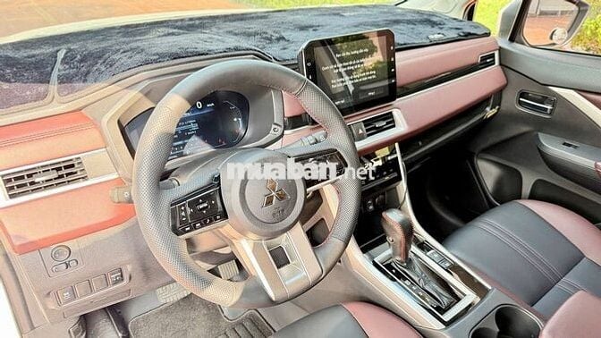 Xe lướt Xpander Cross trắng 615tr