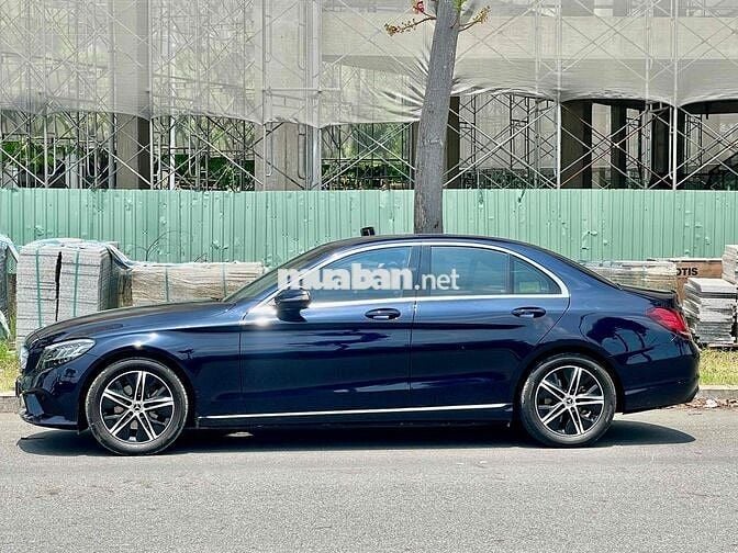 Mercedes C180 2020 Sedan Xanh đen 28.000km