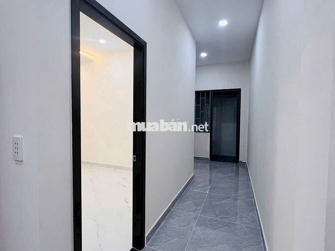 NHÀ MỚI XÂY TRỆT 1 LẦU -5X20 100M2 - HOÀN CÔNG - GIÁ 3TY690 - LONG HẬU