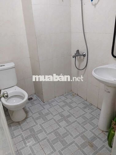cho nữ thuê phòng bên trong 1căn chung cư