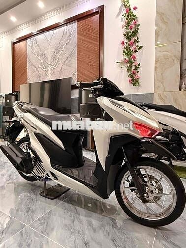 Honda Vario 150 Sporty Trắng
