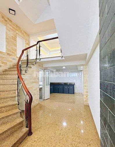 🔥 CHỦ NGỘP BÁN GẤP! NHÀ Ô TÔ NGÃ 5 HOÀNG DIỆU - SẴN DÒNG TIỀN  🔥