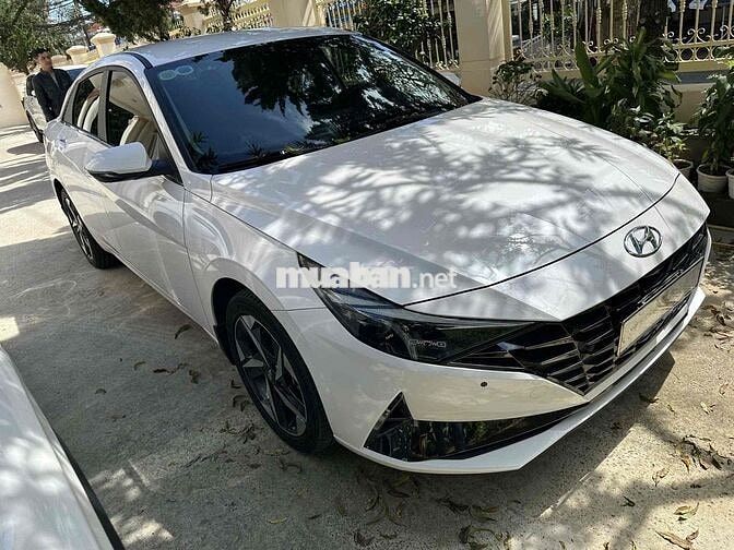 Hyundai Elantra 2.0 Cao Cấp 2024 Trắng 20.000Km