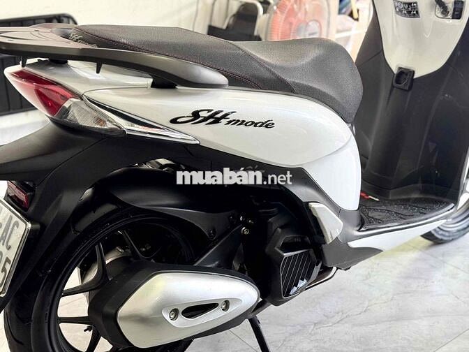 Honda SH Mode Trắng Đen Sporty Phố