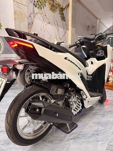 Honda Vario 150 Sporty Trắng
