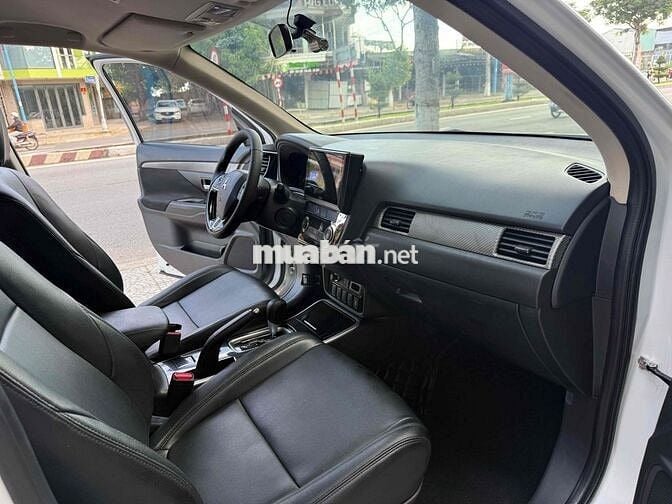 Mitsubishi Outlander 2019 Số tự động Trắng