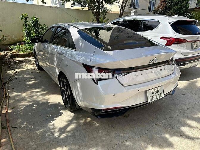 Hyundai Elantra 2.0 cao cấp 2024 Trắng 20617 km