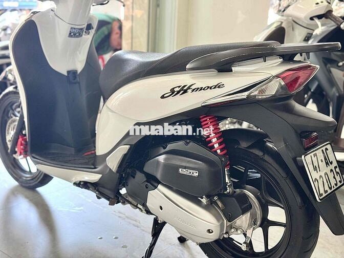Honda SH Mode Trắng Đen Sporty Phố