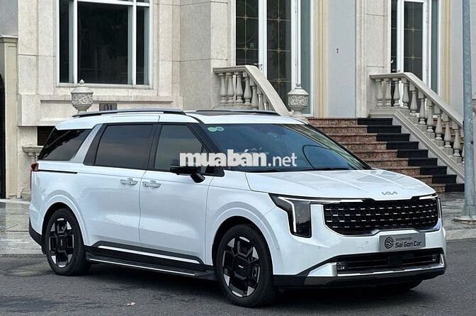 Kia Carnival Signature 2025 Trắng 7 chỗ 2000 km