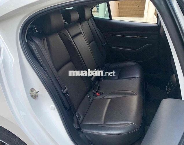 Mazda Mazda 3 Luxury 2023 Trắng 37.172 km