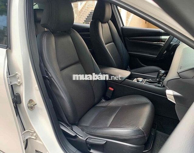 Mazda Mazda 3 Luxury 2023 Trắng 37.172 km