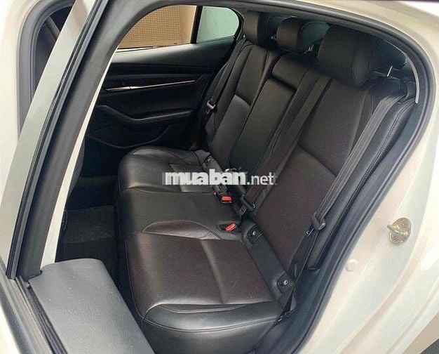 Mazda Mazda 3 Luxury 2023 Trắng 37.172 km