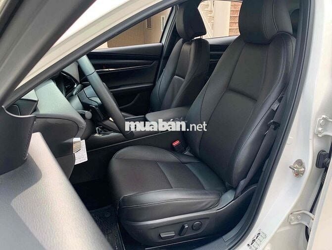 Mazda Mazda 3 Luxury 2023 Trắng 37.172 km