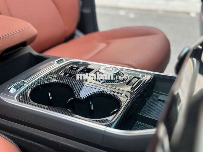 Kia Carnival Signature 2025 Trắng 7 chỗ 2000 km
