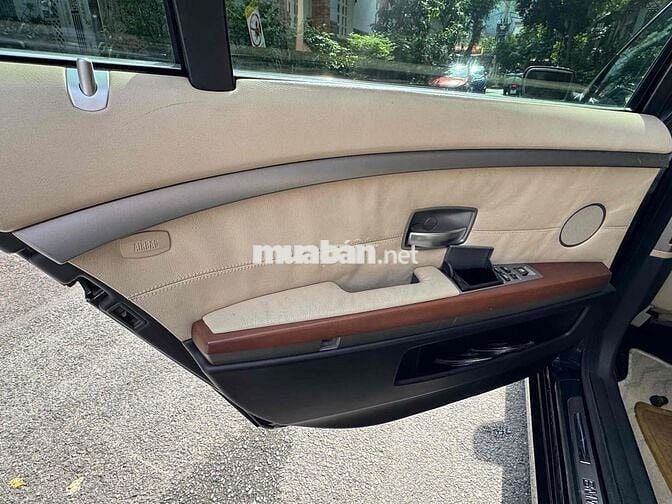 BMW 750Li Đen Da cao cấp 5 chỗ