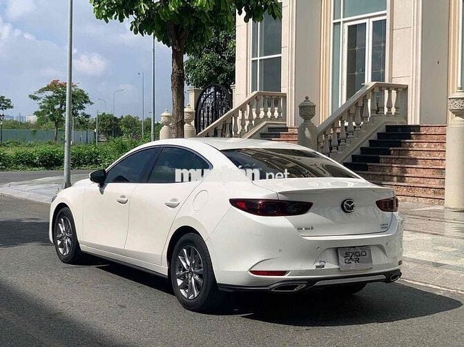 Mazda Mazda 3 Luxury 2023 Trắng 37.172 km
