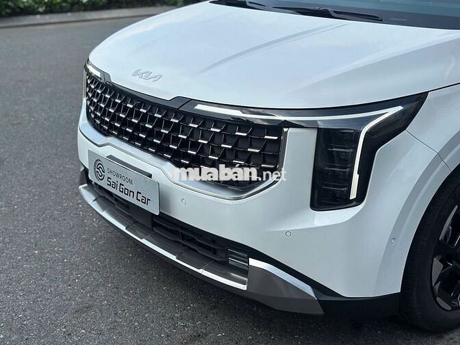 Kia Carnival Signature 2025 Trắng 7 chỗ 2000 km