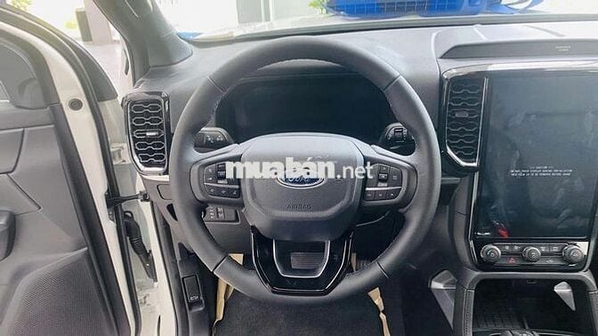 CÒN 01 EVEREST TITANIUM 4X4 VIN 25 TRẮNG GIAO NGAY