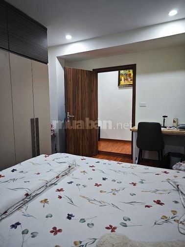 Bán nhà tập thể tầng 3 diện tích 85m2, 4 ngủ, 2 VS, giá  6,399 tỷ