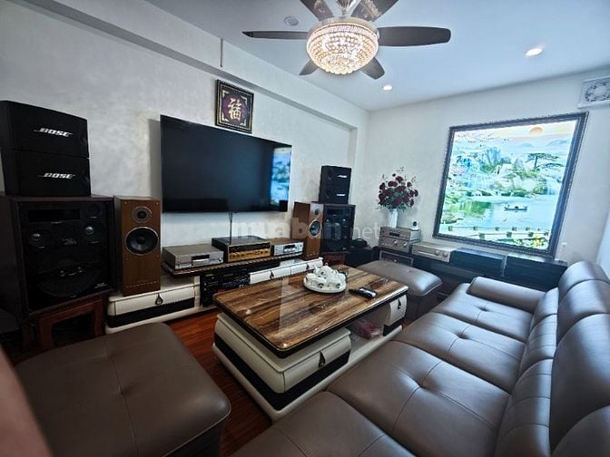 Bán nhà tập thể tầng 3 diện tích 85m2, 4 ngủ, 2 VS, giá  6,399 tỷ