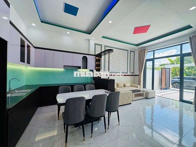 Bán nhà ngộp SHR 5×17 gần Cầu Lớn Hóc Môn, 3PN 3WC hoàn công