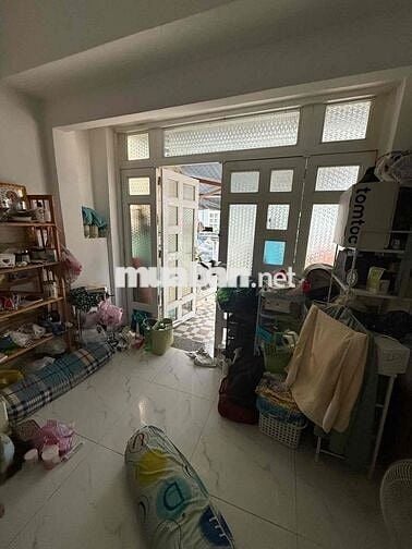 NHÀ HẺM XE HƠI LÝ THƯỜNG KIỆT – ĐỐI DIỆN NHÀ THI ĐẤU PHÚ THỌ – TRUNG T