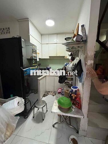 NHÀ HẺM XE HƠI LÝ THƯỜNG KIỆT – ĐỐI DIỆN NHÀ THI ĐẤU PHÚ THỌ – TRUNG T