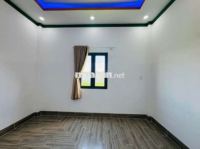 Bán nhà ngộp SHR 5×17 gần Cầu Lớn Hóc Môn, 3PN 3WC hoàn công