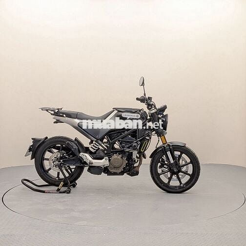 Husqvarna Svartpilen 200 2021 Xám 48767 km