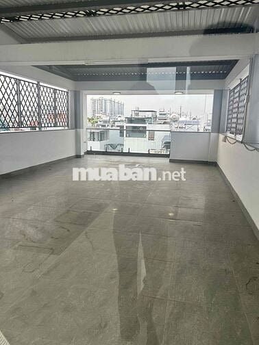 TOÀ NHÀ VĂN PHÒNG - 6 x 20 - 5 LẦU - TRỐNG SUỐT - THANG MÁY