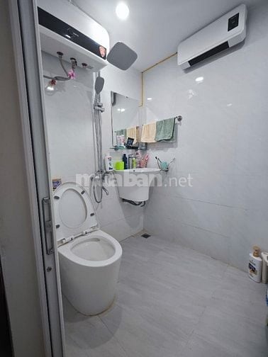 Bán nhà tập thể tầng 3 diện tích 85m2, 4 ngủ, 2 VS, giá  6,399 tỷ
