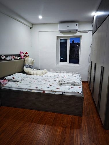 Bán nhà tập thể tầng 3 diện tích 85m2, 4 ngủ, 2 VS, giá  6,399 tỷ
