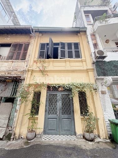 Bán nhà cũ tiện xây mới Nguyễn Công Trứ Q.1 - 4,5m x 24,5m giá 26 tỷ