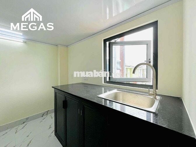 phòng trọ MỚI 100% rộng 30m2 ngay PHAN XÍCH LONG - giáp trung tâm