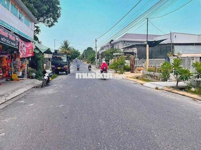 CẦN BÁN GẤP LÔ ĐẤT THỔ CƯ MẶT TIỀN ĐƯỜNG NHỰA