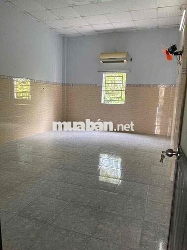 Nhà DT 4x20m, 1Lầu 3Pn 2Wc,sẵn 3 máy lạnh, Hẻm Xe Tải Gần Uỷ Ban Chợ
