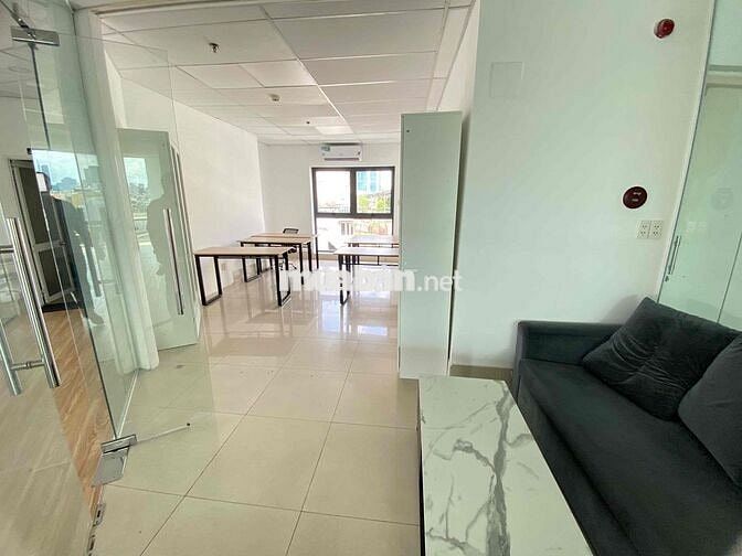VĂN PHÒNG FULL NỘI THẤT Q1 - 35m2