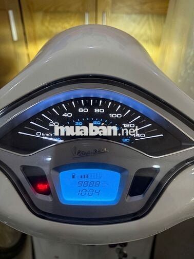 Piaggio Vespa Primavera Trắng Hà Nội