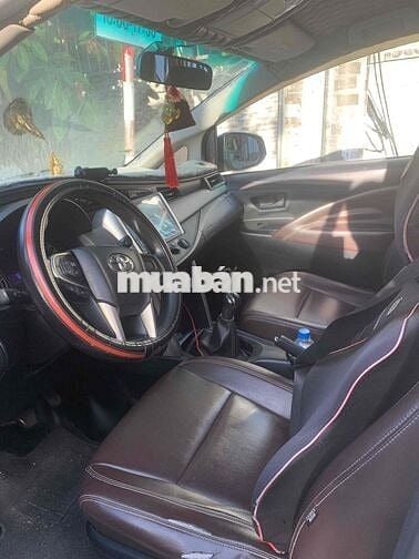 Toyota Innova 7 chỗ Xăng Trắng