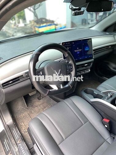 VinFast VF6 Eco 2025 Xám 3 vạn free sạc có bank