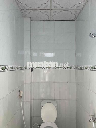 cho thue dt -4x20  gac lung -2p ngủ-1p kin-1p hở dien nuoc chinh ấp 3