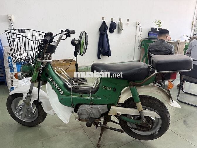 Honda Chaly Sơn zin , đồ theo xe còn đủ ,1 chủ